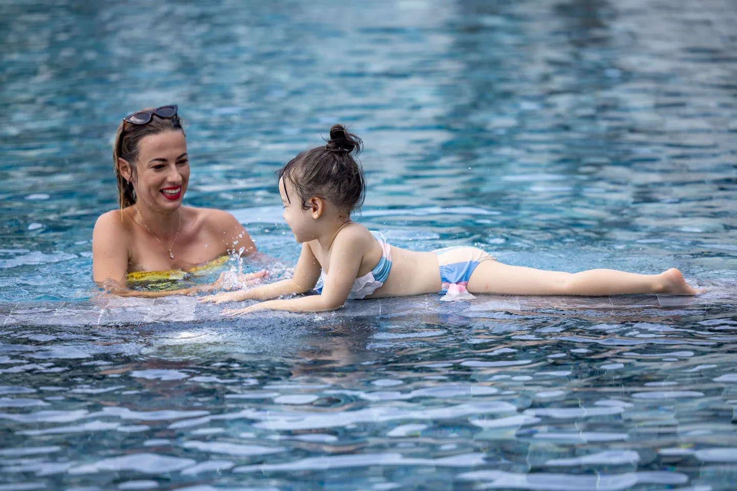 Family Fun - Trẻ em vui chơi hồ bơi